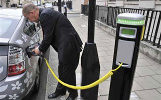 Δείτε 8 τρόπους για να κάνετε οικονομία στη βενζίνη