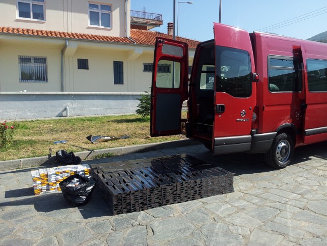 Σύλληψη ημεδαπού για μεταφορά λαθραίων τσιγάρων 