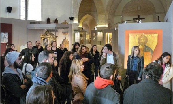 Το Σώμα Φυλαχτό συνεπήρε τους λάτρεις της ποίησης