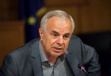 Ισχυρές ενδείξεις ότι οι παπαγάλοι χρησιμοποιούν εργαλεία!