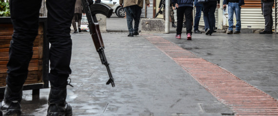 7 διάσημοι άνθρωποι που προσβλήθηκαν από τον ιό HIV