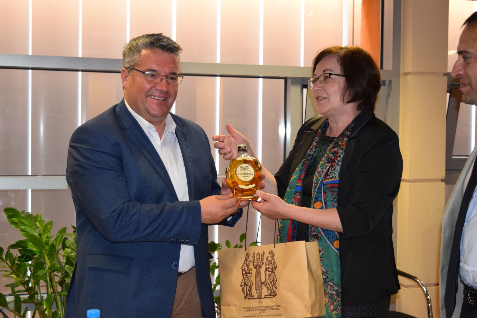 Απαγόρευση κυκλοφορίας- στάσης και στάθμευσης επί των οδών Σκρά και Βεργίνας, το Σάββατο 28/05/5016