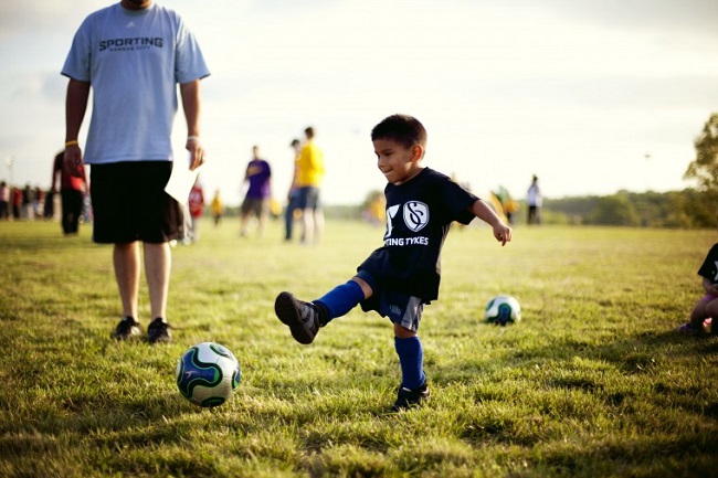 Πώς οι γονείς καταστρέφουν το αθλητικό μέλλον του παιδιού τους κάνοντας 3 απλά πράγματα