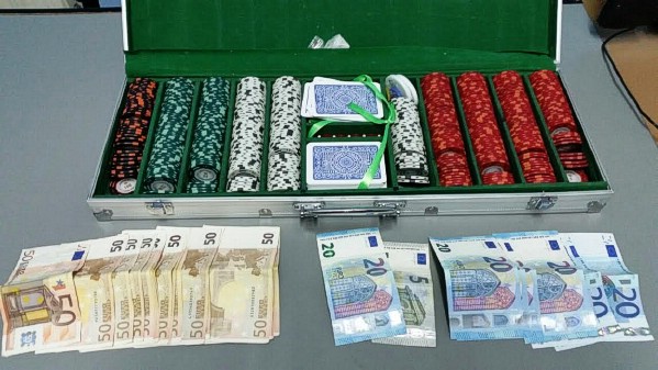 Σύλληψη 8 ημεδαπών για διενέργεια του παράνομου τυχερού παιγνίου «ΠΟΚΕΡ»