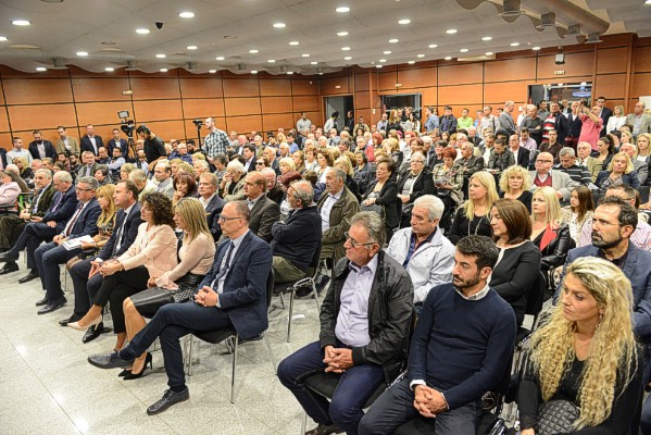 Οι Ελληνες επιδοτούν το ρεύμα Βουλγάρων και Ιταλών μέσω των δημοπρασιών