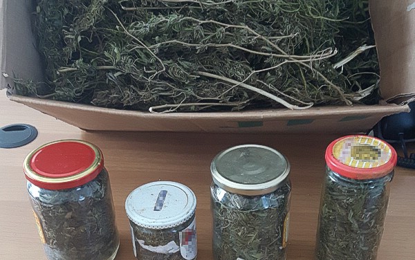 Σύλληψη ημεδαπού για κατοχή ναρκωτικών