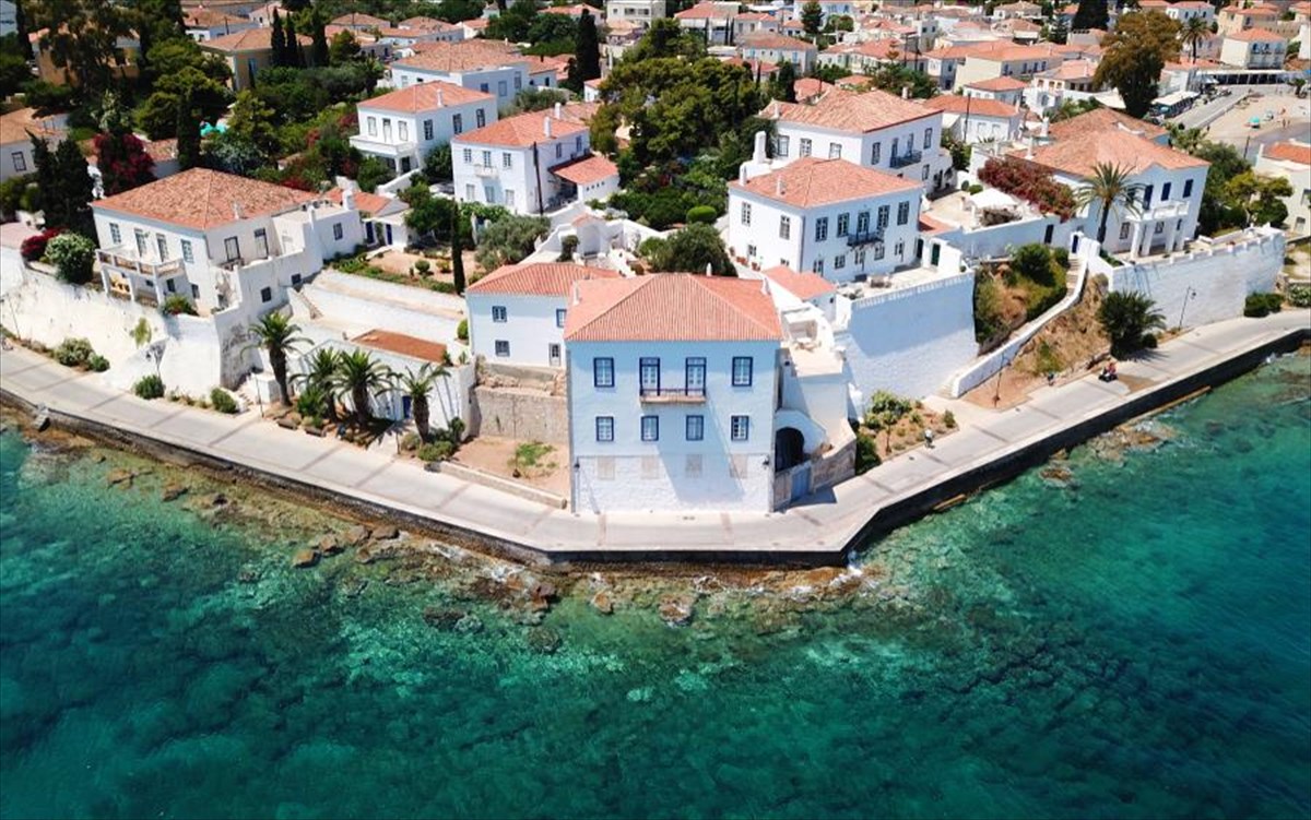 Τι (πραγματικά) αλλάζει στις εισφορές των αυτοαπασχολουμένων