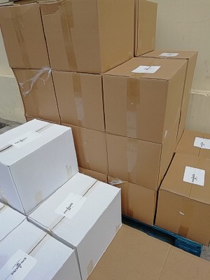 Διανομή δεμάτων ΣΥΝ - ΕΝΩΣΙΣ από την Ένωση Κυριών Δράμας
