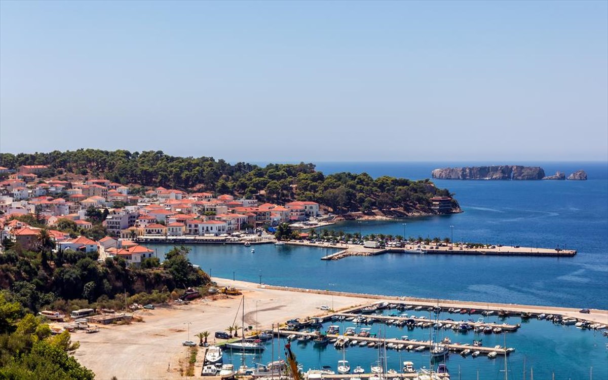 Τέσσερις παραθαλάσσιες πόλεις για φθινοπωρινή απόδραση