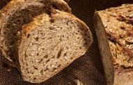 Η συνταγή ψωμιού που ψάχνουν σαν τρελοί οι Ρουμάνοι σέρφερς εν μέσω πανδημίας