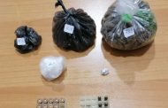 Συνελήφθησαν 2 άτομα κατηγορούμενα για παραβάσεις του νόμου περί ναρκωτικών και περί όπλων κατά περίπτωση