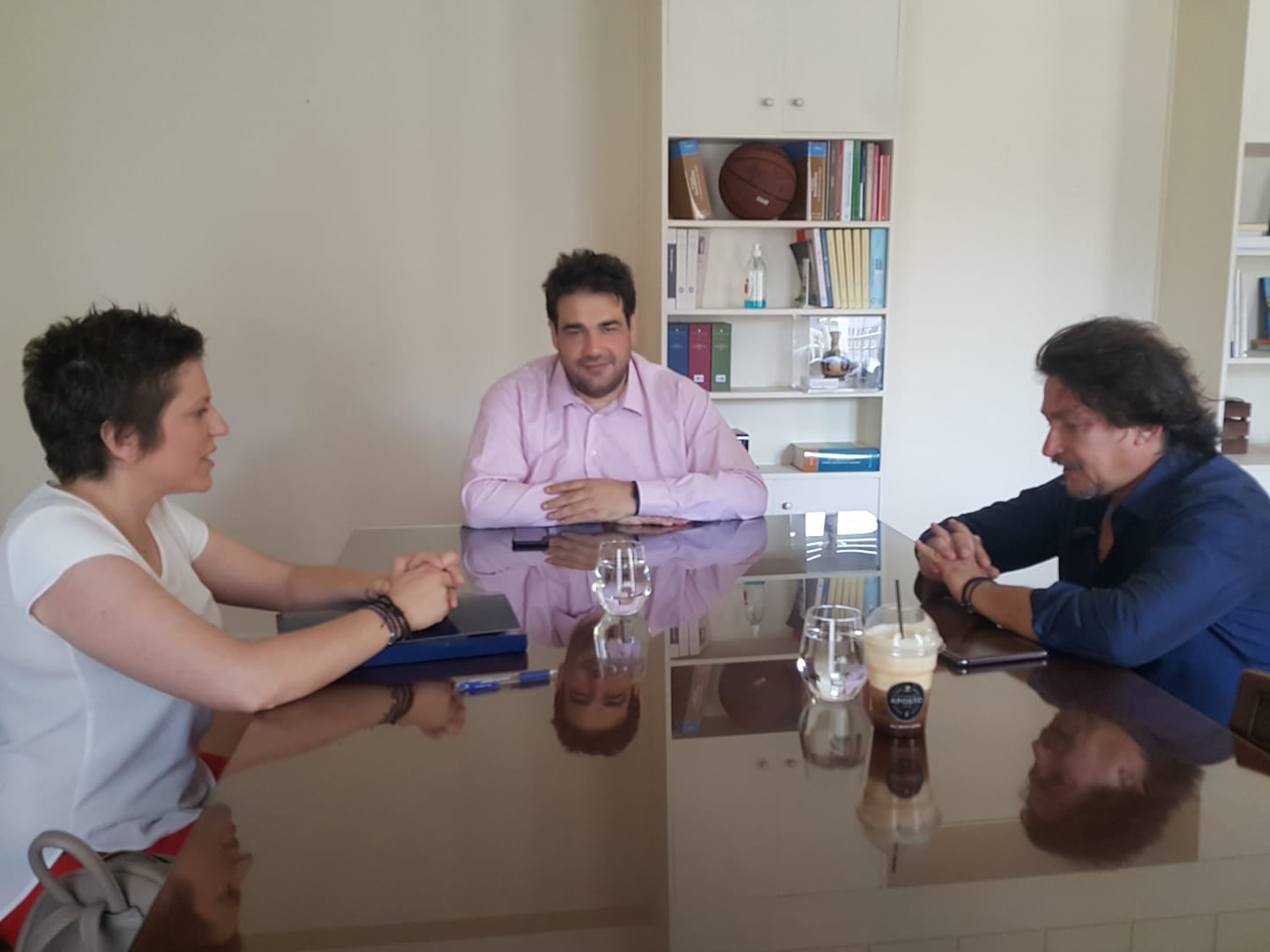 Συνάντηση του Βουλευτή Ν. Δράμας κ Μπλούχου με τον Υφυπουργό Εσωτερικών κ. Λιβάνιο και την Αντιδήμαρχο Δοξάτου κα. Παπαζώτου