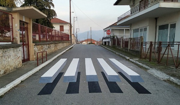 Διαγραμμίσεις των διαβάσεων πεζών στο Δήμο Παρανεστίου