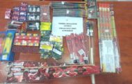 Συνελήφθησαν 2 ημεδαποί κατηγορούμενοι για παράβαση της νομοθεσίας νόμων περί βεγγαλικών, πυροτεχνημάτων, φωτοβολίδων και παιδικών αθυρμάτων και του νόμου περί όπλων