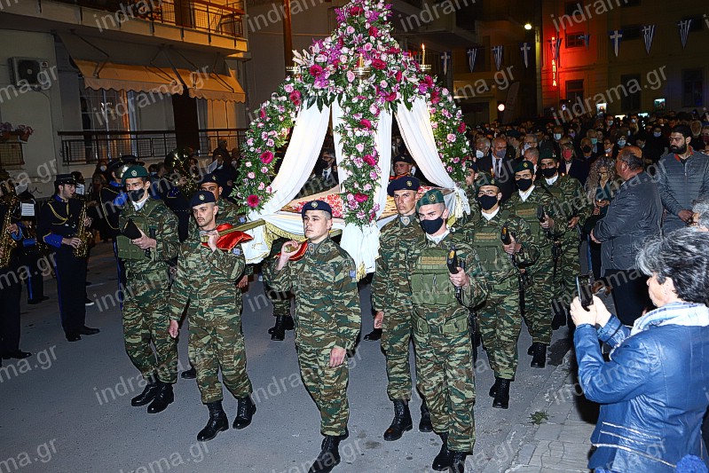 Ακολουθία του Επιταφίου Θρήνου στο Μητροπολιτικό Ναό Δράμας.