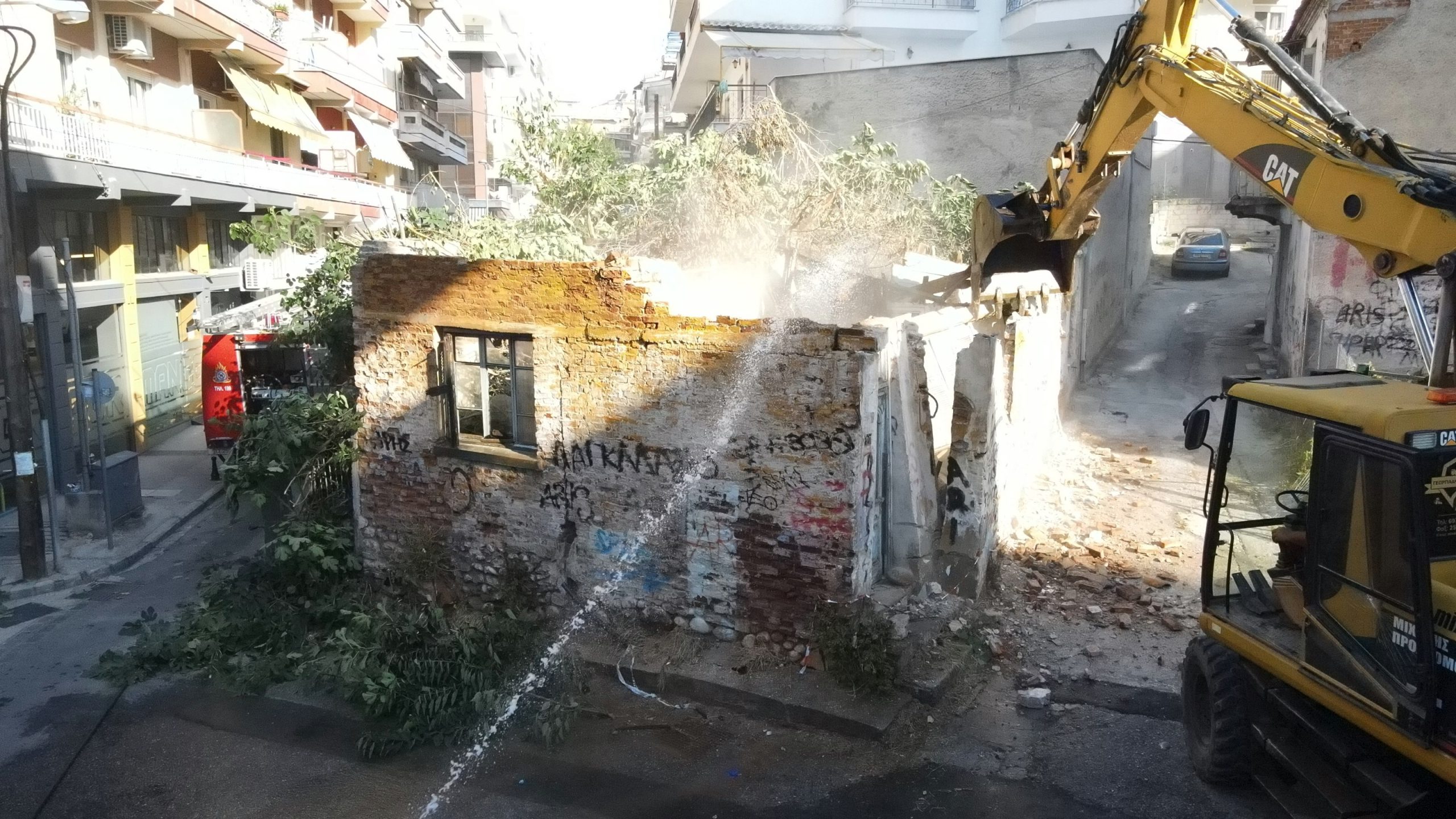 Κατεδαφίστηκε επικινδύνως ετοιμόρροπο κτίσμα στην οδό Κάσσου 29 – Επόμενο βήμα η διάνοιξη και αποκατάσταση του δρόμου